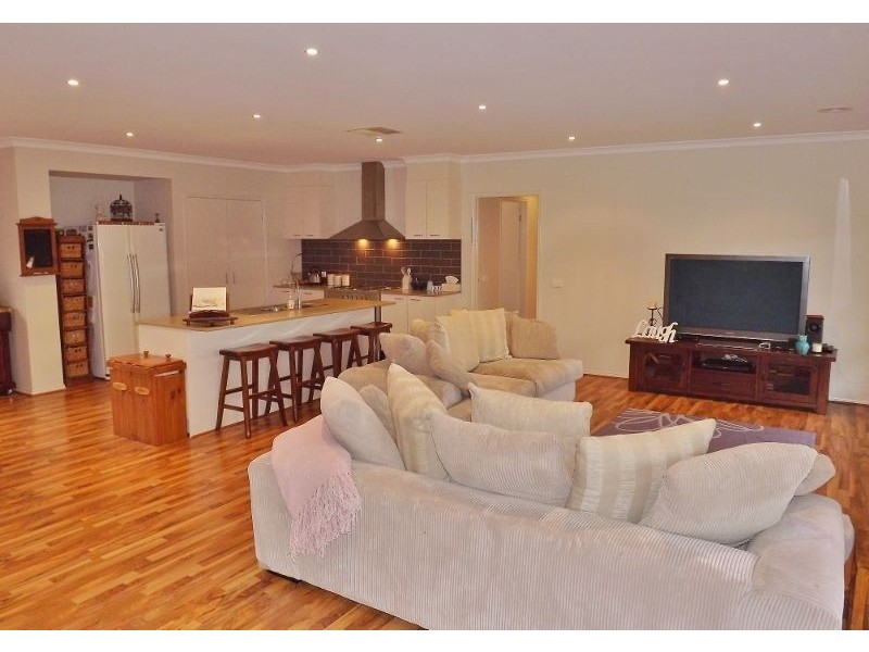 51 Sweetwater Place, Moe VIC 3825