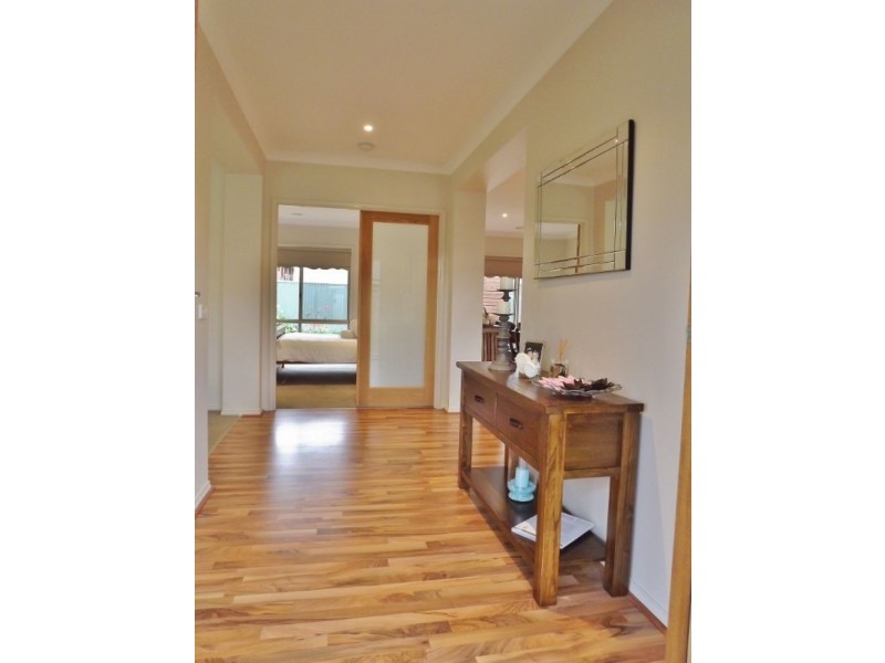 51 Sweetwater Place, Moe VIC 3825