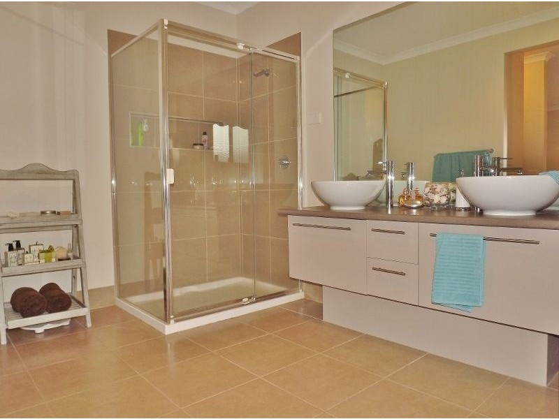 51 Sweetwater Place, Moe VIC 3825