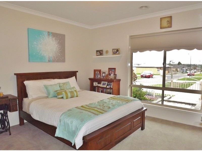 51 Sweetwater Place, Moe VIC 3825