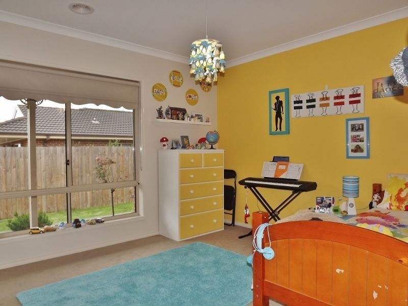 51 Sweetwater Place, Moe VIC 3825