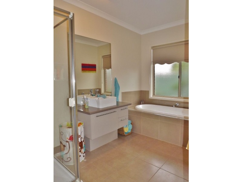 51 Sweetwater Place, Moe VIC 3825