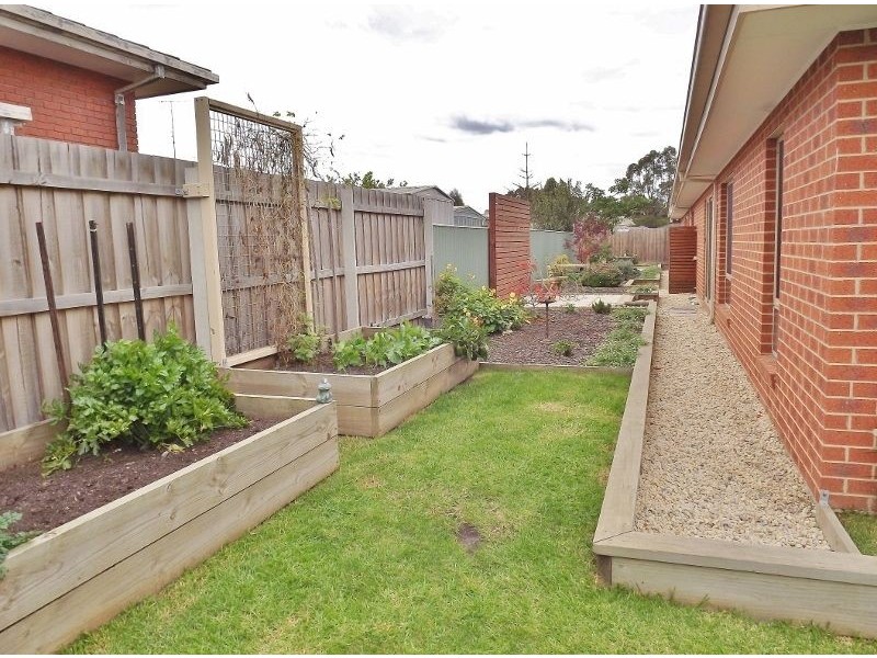 51 Sweetwater Place, Moe VIC 3825