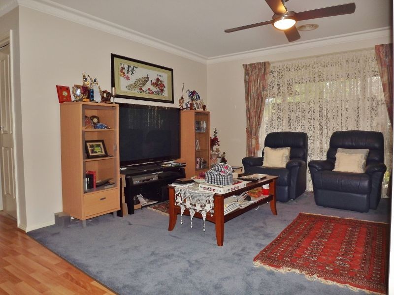 12 Crombe Court, Newborough VIC 3825