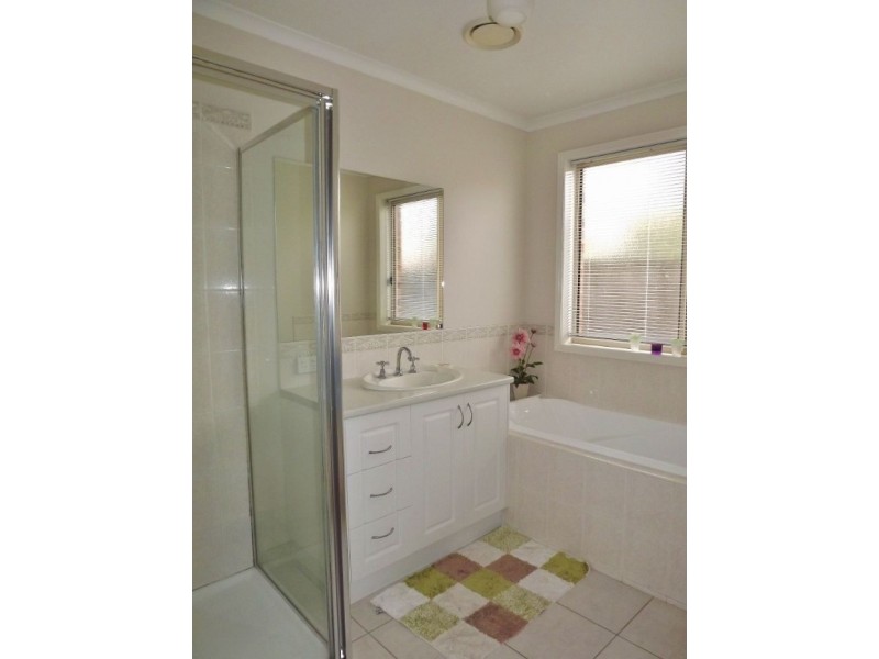 12 Crombe Court, Newborough VIC 3825