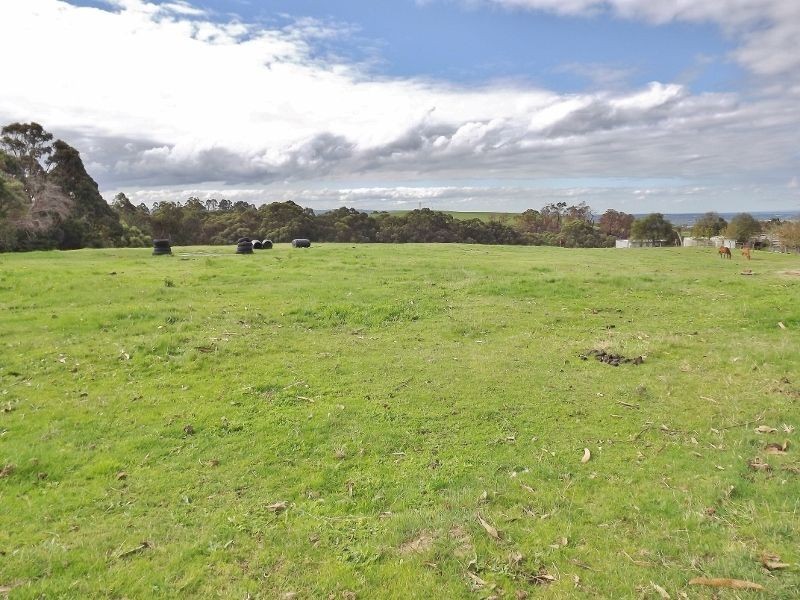 25 Outlook Way, Hernes Oak VIC 3825