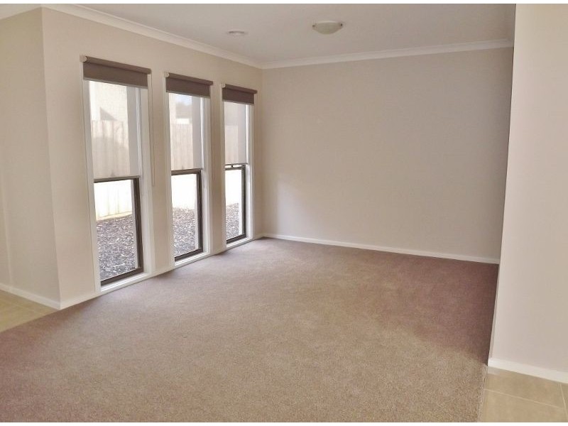 4/23 Central Avenue, Newborough VIC 3825