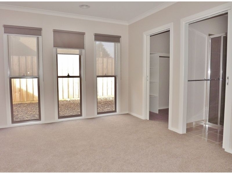 4/23 Central Avenue, Newborough VIC 3825