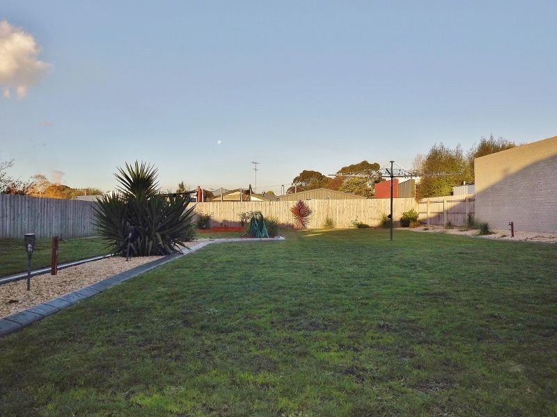 14 Harvey Street, Newborough VIC 3825