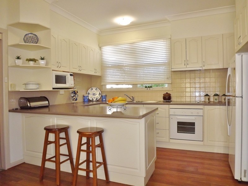 10 Alexander Avenue, Moe VIC 3825