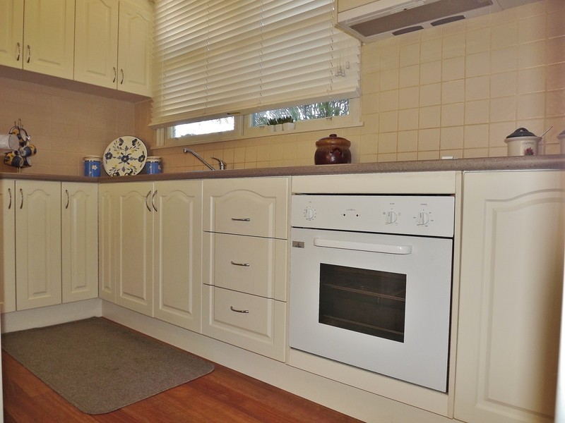 10 Alexander Avenue, Moe VIC 3825