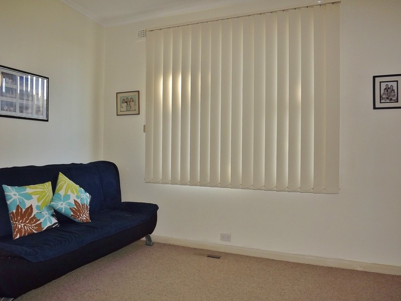 10 Alexander Avenue, Moe VIC 3825