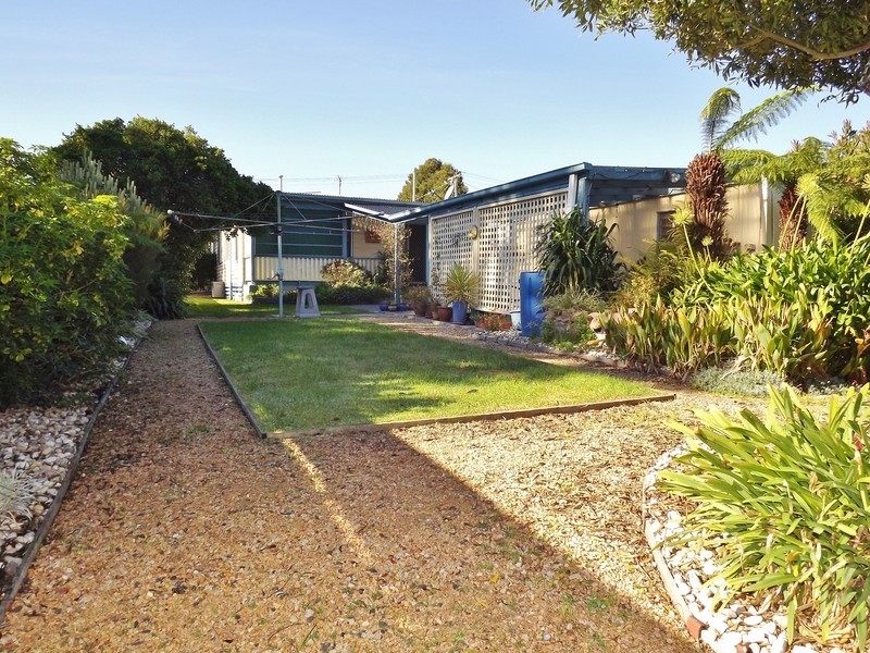 10 Alexander Avenue, Moe VIC 3825