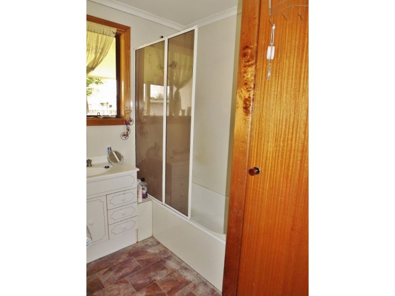 27 Thoresby Street, Newborough VIC 3825