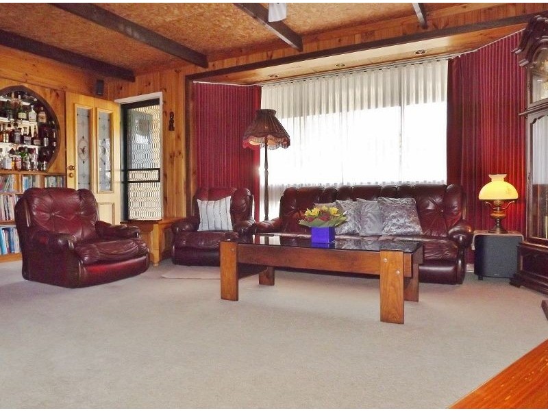 5 Chamberlain Road, Newborough VIC 3825