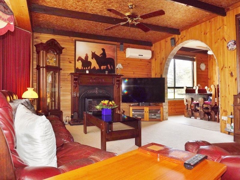 5 Chamberlain Road, Newborough VIC 3825