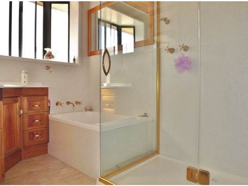 5 Chamberlain Road, Newborough VIC 3825