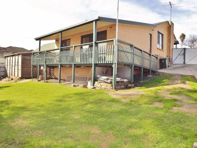 5 Chamberlain Road, Newborough VIC 3825