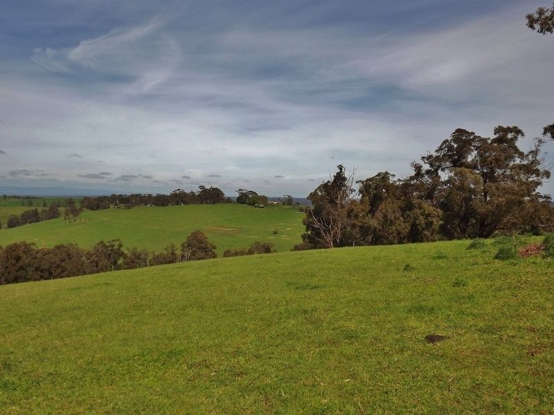 30 Paynters Road, Hill End VIC 3825