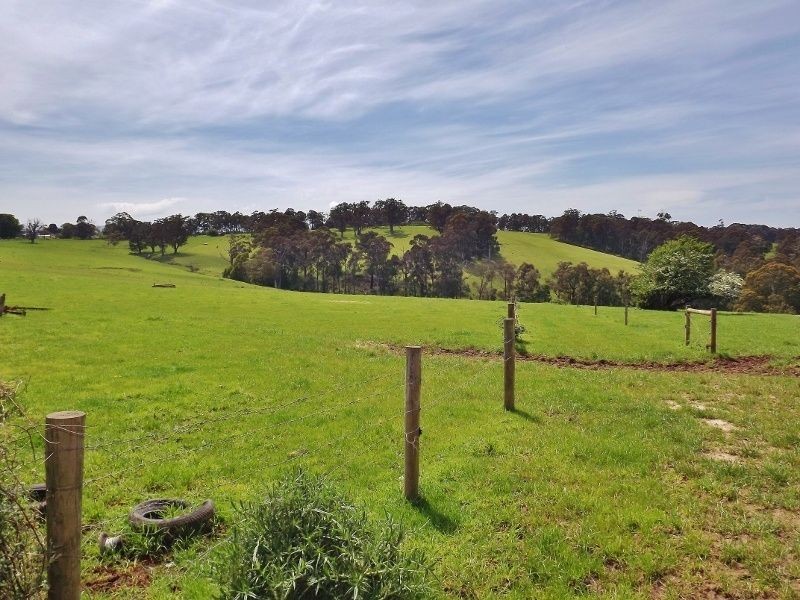 30 Paynters Road, Hill End VIC 3825