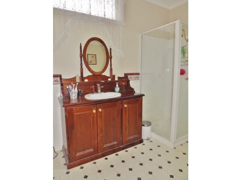8 Kandra Road, Moe South VIC 3825