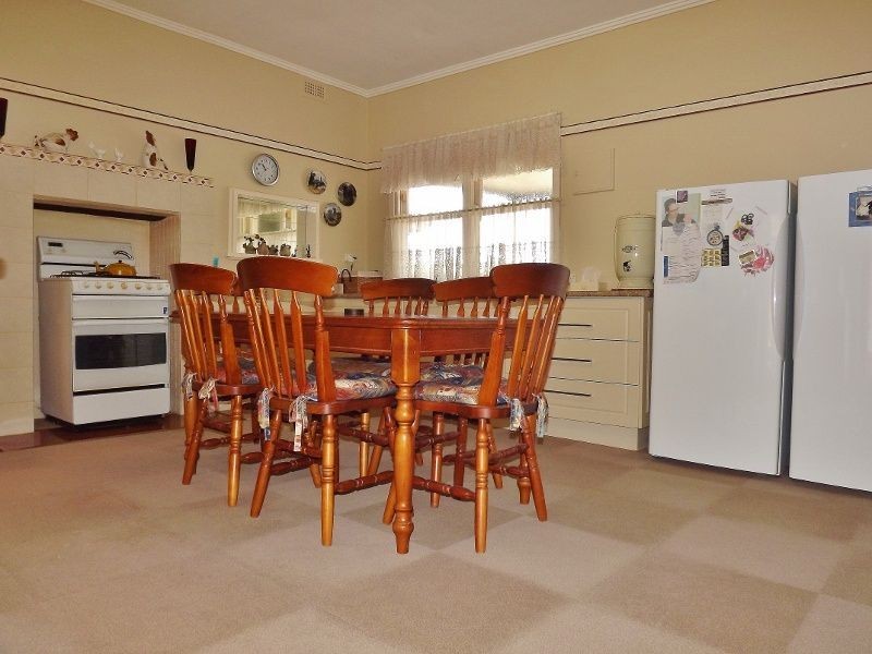 18 Vale Street, Moe VIC 3825