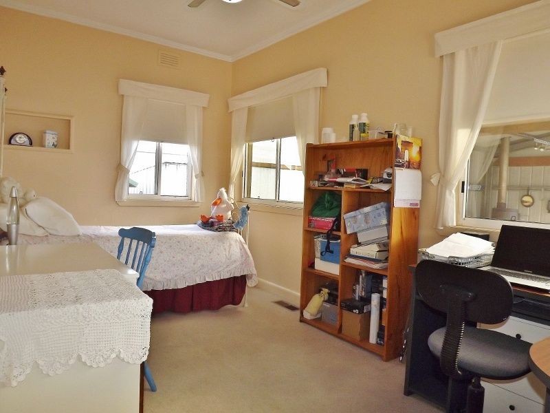 18 Vale Street, Moe VIC 3825