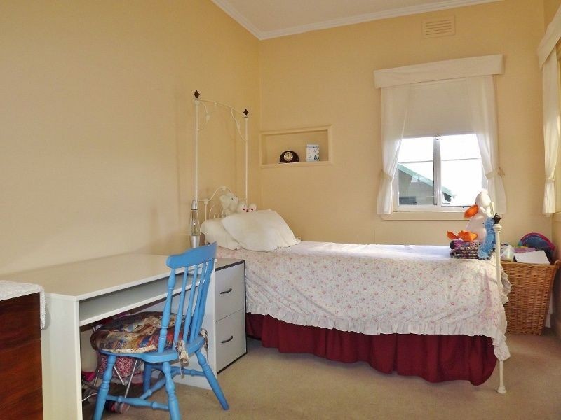 18 Vale Street, Moe VIC 3825