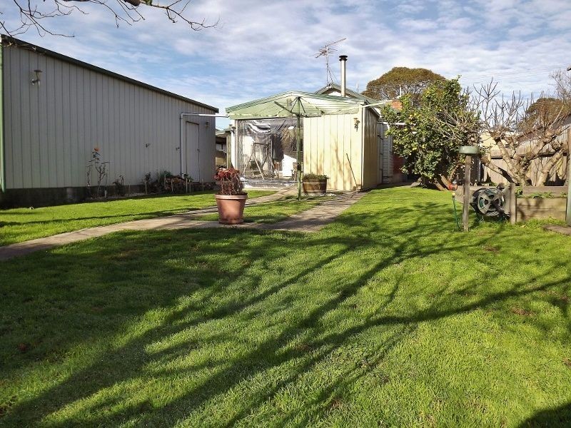 18 Vale Street, Moe VIC 3825
