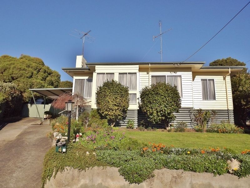 4 Sasse Court, Moe VIC 3825
