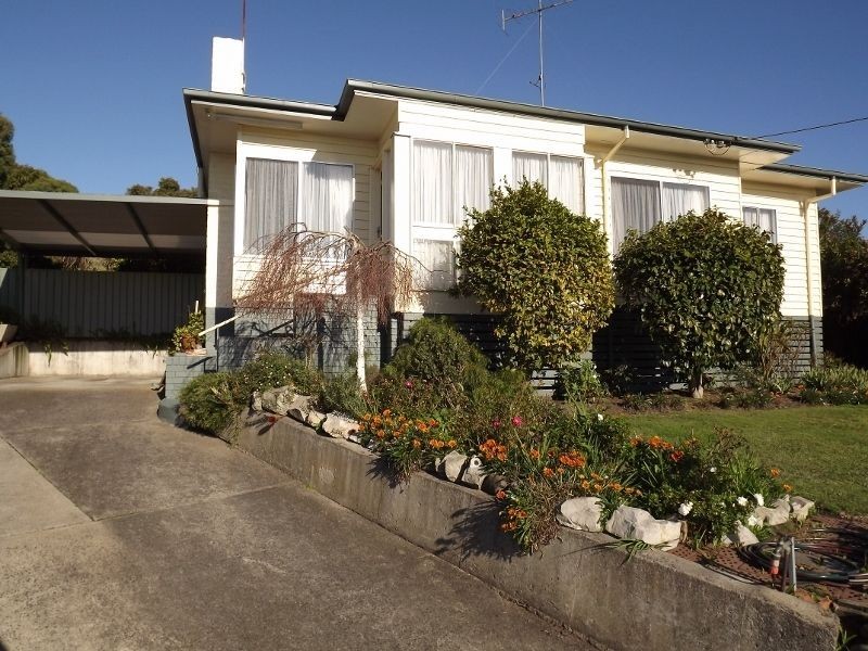 4 Sasse Court, Moe VIC 3825