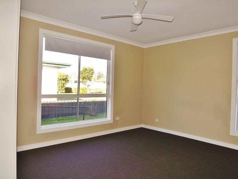 12 Marshall Avenue, Moe VIC 3825