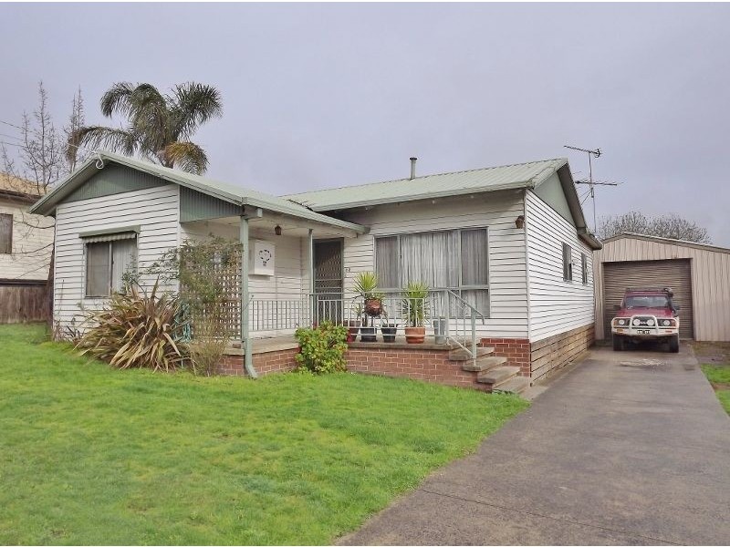 12 Scott Avenue, Moe VIC 3825