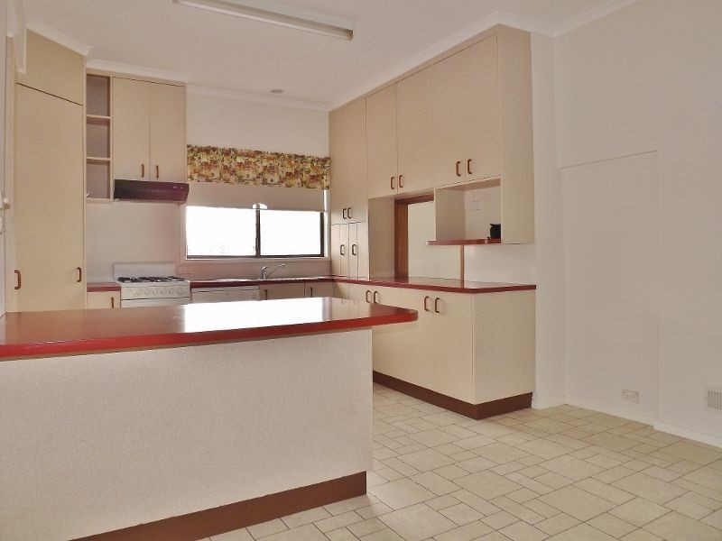 12 Scott Avenue, Moe VIC 3825