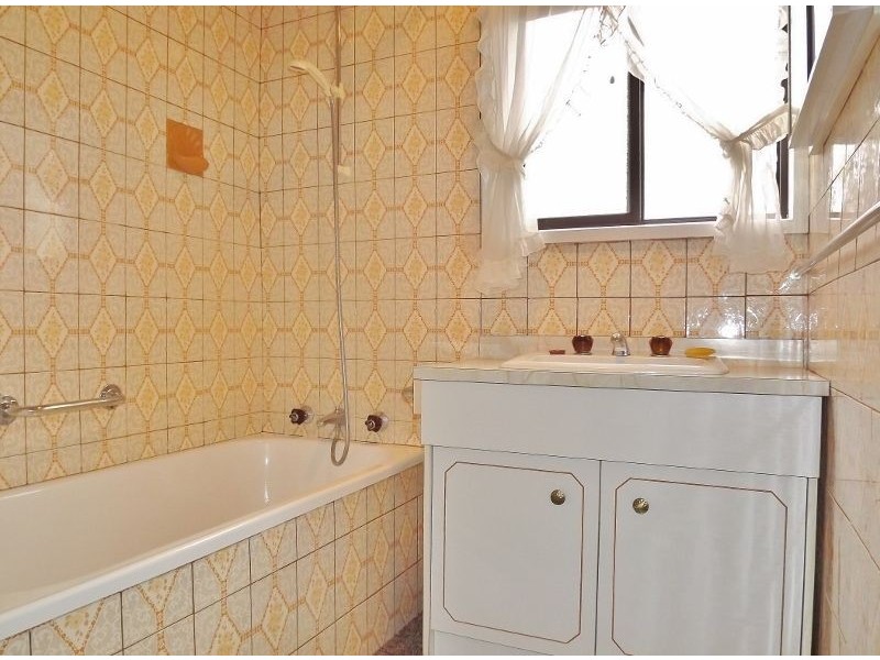 5 Ellinbank Street, Newborough VIC 3825