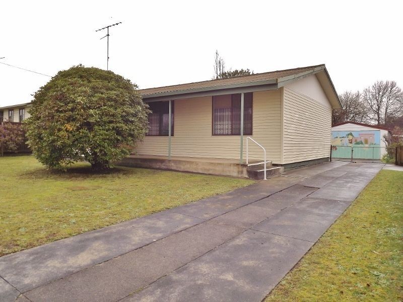 5 Ellinbank Street, Newborough VIC 3825