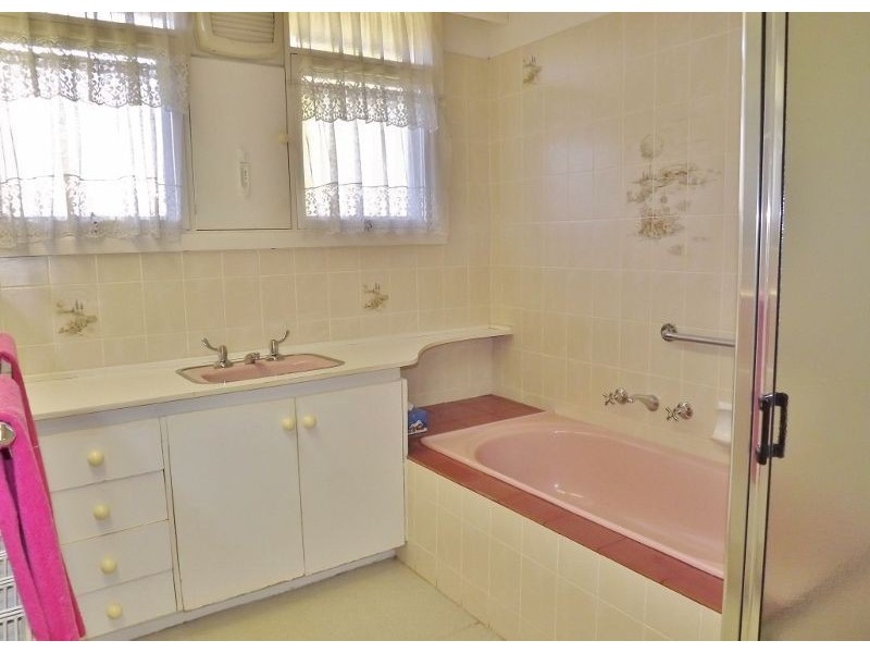 12 Murray Road, Newborough VIC 3825