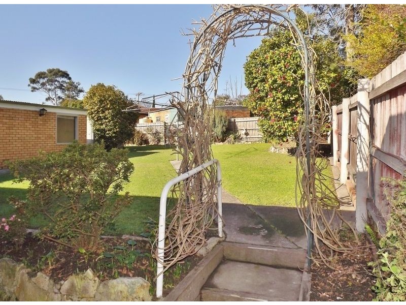 12 Murray Road, Newborough VIC 3825