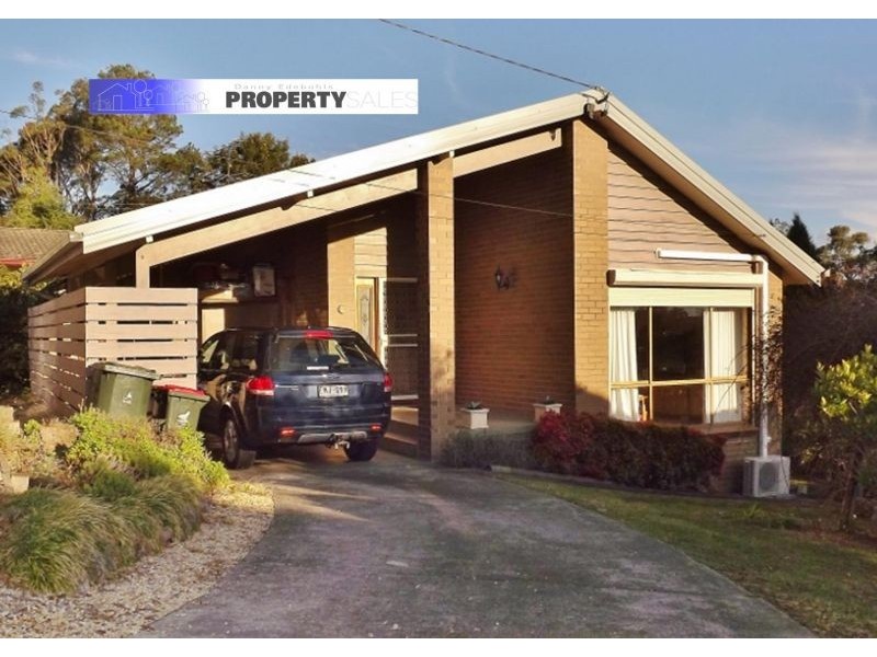 5 Smallburn Avenue, Newborough VIC 3825