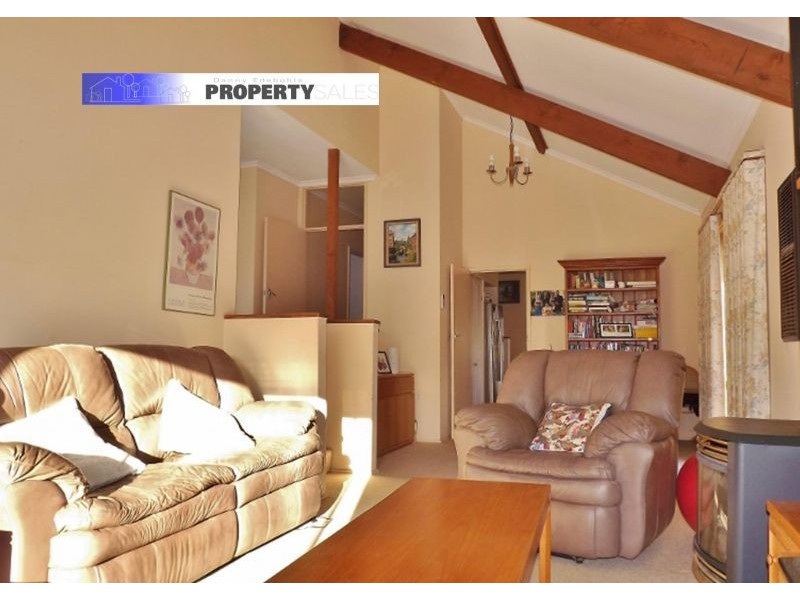 5 Smallburn Avenue, Newborough VIC 3825