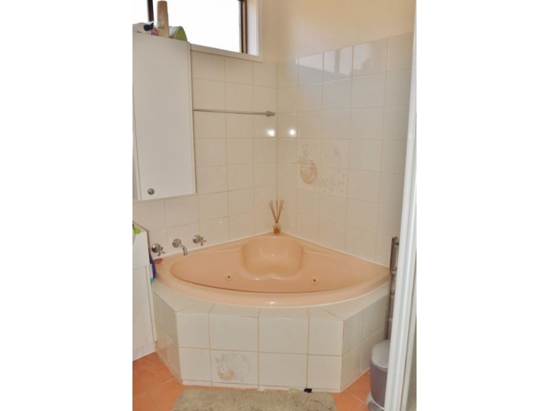 5 Smallburn Avenue, Newborough VIC 3825