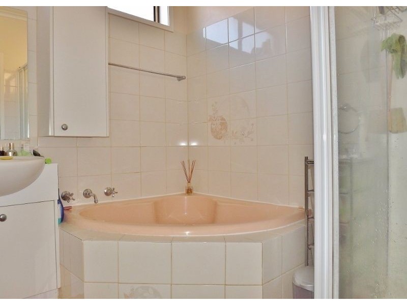 5 Smallburn Avenue, Newborough VIC 3825