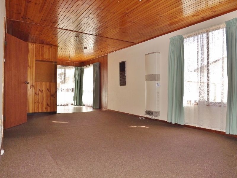 6 Malnham Crescent, Newborough VIC 3825