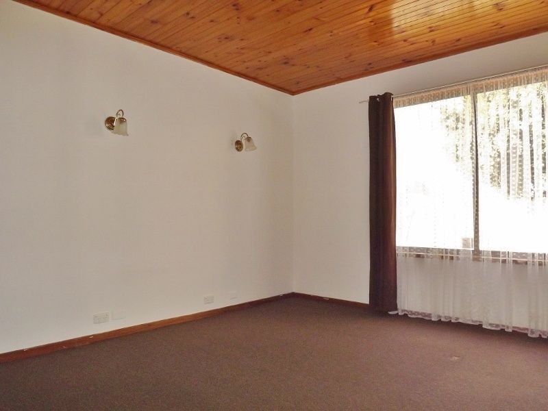 6 Malnham Crescent, Newborough VIC 3825