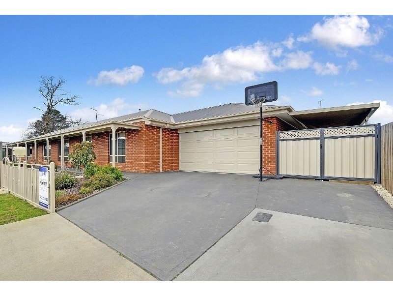 51 Sweetwater Place, Moe VIC 3825