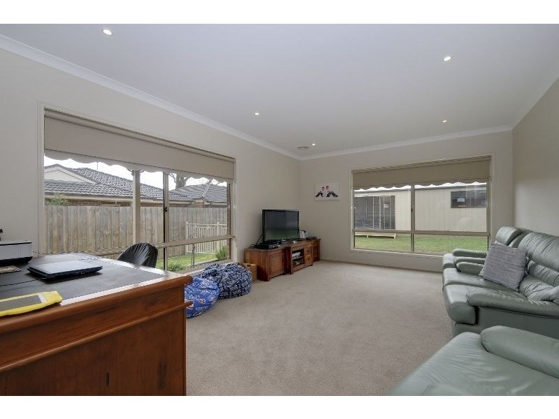 51 Sweetwater Place, Moe VIC 3825