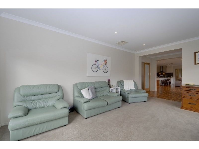 51 Sweetwater Place, Moe VIC 3825