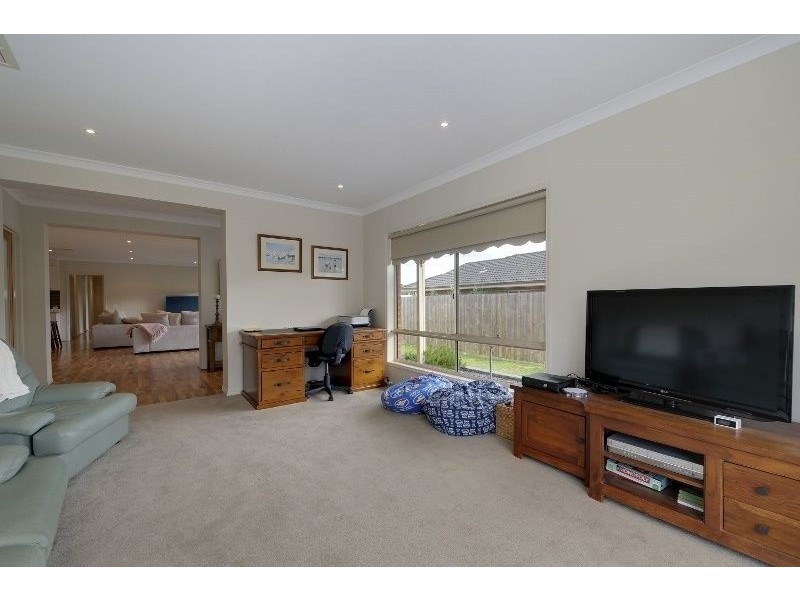 51 Sweetwater Place, Moe VIC 3825
