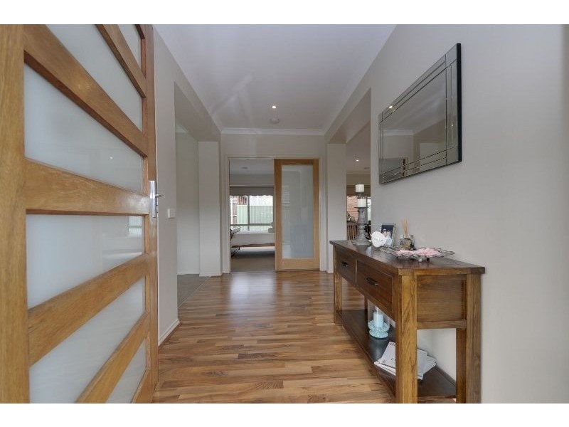 51 Sweetwater Place, Moe VIC 3825