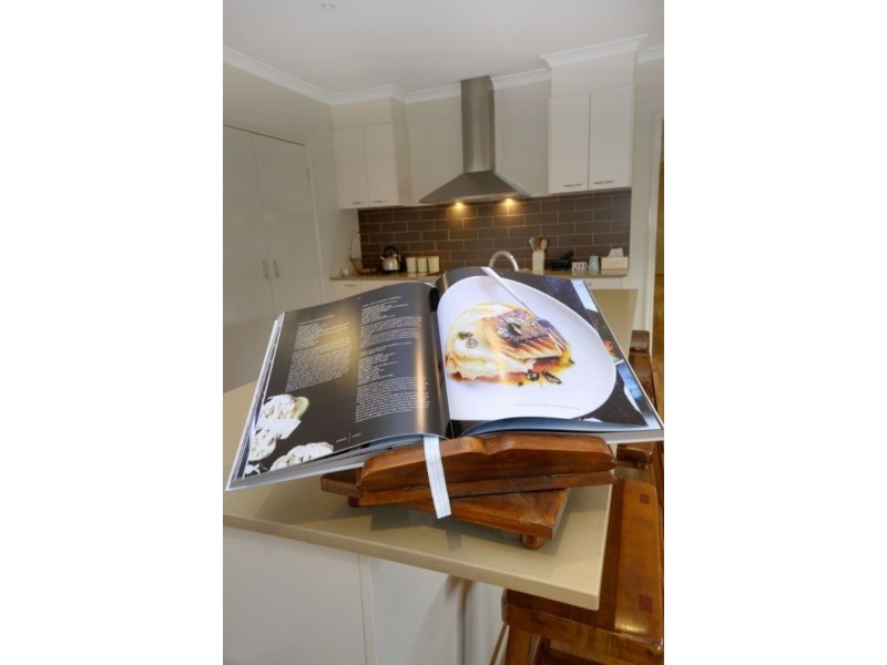 51 Sweetwater Place, Moe VIC 3825